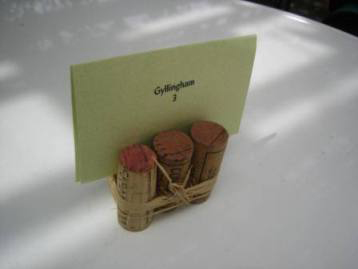 cork_placecard_holder